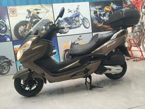 Scooter à essence Longjia de grande taille avec moteur monocylindre à frein à disque avant fabriqué dans le Jiangsu en Chine - Product Image 4