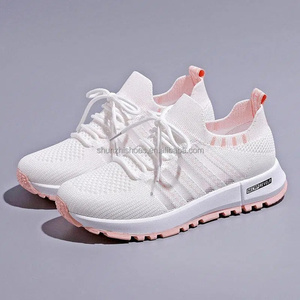 Venta al por mayor 2024 mujeres azul marino <span class=keywords><strong>zapatos</strong></span> casuales <span class=keywords><strong>de</strong></span> moda estilo coreano Cerrados Taco 7 Medoo <span class=keywords><strong>zapatos</strong></span> <span class=keywords><strong>de</strong></span> <span class=keywords><strong>mujer</strong></span> negro - Product Image 1