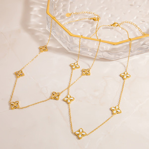สร้อยคอแฟชั่นรูปใบโคลเวอร์สี่แฉกประดับมุกขาวเคลือบทอง 18K สร้อยคอคล้องไหปลาร้า ของขวัญเครื่องประดับ - Product Image 1