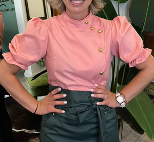 Uniforme de Chef Unisex de Manga Corta con Diseño Nuevo y Patrón de Bordado de Sarga, en Varios Colores, para Personal de Restaurante y Bar - Product Image 4