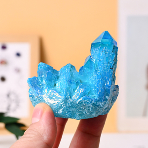 Venta al por mayor: Nuevo y moderno cristal de aura de cuarzo azul electrochapado, racimo de piedras curativas - Product Image 3
