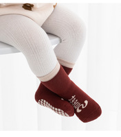 Chaussettes pour bébés filles de haute qualité, en coton doux, avec motif de dessin animé, en silicone, antidérapantes, pour bébés, chaussettes d'intérieur pour tout-petits