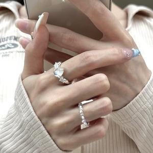 Anillo de Plata de Ley S925 Versión Coreana para Mujer, Línea Irregular, Ópalo Ovalado, Piedra Lunar, Diseño de Lujo con Platino como Material Principal - Product Image 3