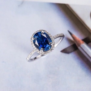 Anello dal design rotondo blu, elegante anello da dito per donna - Product Image 1