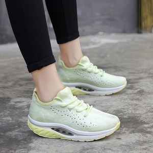 Chaussures de course et de marche pour femmes, style jogger, à plateforme rehaussante, avec coussin d'air, en tissu extensible et maille respirante, basses, pour l'été - Product Image 4