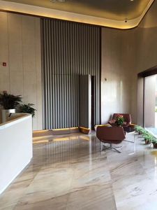 Lastra Jumbo in <span class=keywords><strong>Marmo</strong></span> Bianco Palissandro Spessore 18mm/20mm Calibrata per Rivestimenti Commerciali e Banconi Reception - Product Image 3