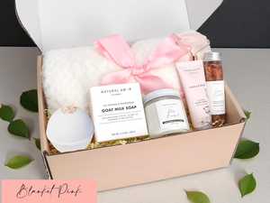 Caja <span class=keywords><strong>de</strong></span> Regalo para Baño Relajante y <span class=keywords><strong>Spa</strong></span> |   Regalo <span class=keywords><strong>de</strong></span> Cuidado Personal <span class=keywords><strong>de</strong></span> Lavanda para Mujeres |   Regalo para Mamá |   Caja <span class=keywords><strong>de</strong></span> Regalo <span class=keywords><strong>de</strong></span> Cumpleaños |   Regalo <span class=keywords><strong>de</strong></span> Lujo - Product Image 4