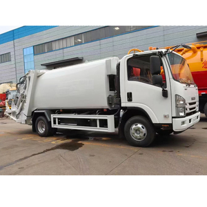 Camion compacteur de déchets ISUZU ELF 8m³, camion de collecte de déchets hydraulique automatique, véhicule de transport de déchets sanitaires - Product Image 2