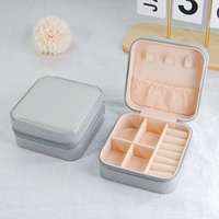 Boîte de rangement à bijoux portable mini pour boucles d'oreilles, colliers et bagues, petit modèle PU001, vente en gros