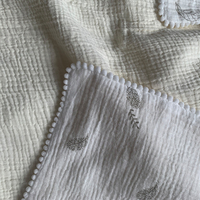 Couverture bébé en mousseline 4 épaisseurs, réversible, imprimé feuilles, avec pompons, douce, respirante, pour poussette et berceau