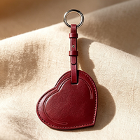 Étiquette de bagage personnalisée en cuir léger en forme de cœur avec logo, style féminin, porte-passeport étanche pour les voyages d'été
