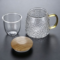 Tasse à thé en verre texturé martelé avec couvercle en bois et filtre pour la séparation du thé et de l'eau, tasse en verre résistant à la chaleur pour la consommation quotidienne