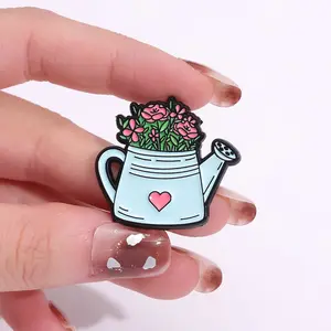 Desain kreatif bunga romantis untuk hadiah bros lembut pin enamel keras