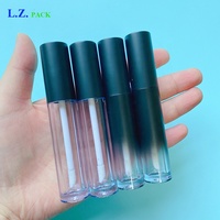 Lot LZ, MOQ 100 pièces, tubes à gloss ronds en plastique vides de 6,5 ml, vente en gros, tube à gloss noir dégradé avec pinceau