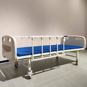 Lit d'hôpital standard d'approvisionnement d'usine <span class=keywords><strong>avec</strong></span> matelas, lit de soins à domicile manuel à 2 fonctions, garantie de 3 ans - Product Image 3
