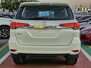 Asequible y eficiente Usado TOYOTA <span class=keywords><strong>FORTUNER</strong></span> 4WD 2.7L 4Cyl 2020 coches Bien mantenido y listo para usar - Product Image 5