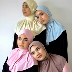 Hijab instantané à boutons très prisé – Hijab instantané en jersey premium à nouer avec design boutonné pour femmes musulmanes - Product Image 1