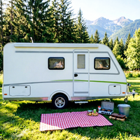 Caravane hybride moderne pour 4 personnes, construction légère en acier inoxydable, design anti-corrosion pour l'aventure tout-terrain en plein air