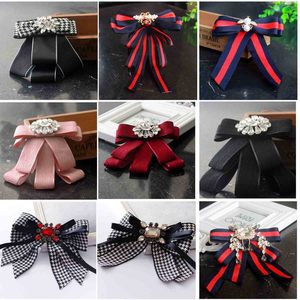 Broches <span class=keywords><strong>Vintage</strong></span> de Plástico y Metal con Apliques Plateados, Lazo con Cristales de Estrás para Mujer - Joyería para Fiesta de Carnaval y Boda - Product Image 2