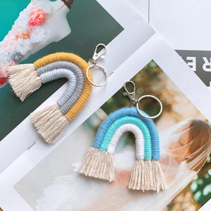 LLavero de adorno de arcoíris de nube tejida a mano, llavero bohemio de algodón de alta calidad con borlas, colgante de arcoíris, novedad - Product Image 6