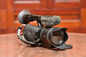 Máy quay video kỹ thuật số Sony NEX-VG20E cũ, giá sỉ thấp, dùng để quay vlog - Product Image 3