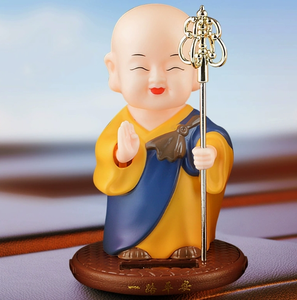 10.5*7.5*7.5ซม. ส่ายหัวพยักหน้าได้ตุ๊กตาพระพุทธรูปเล็กๆน้อยๆ<span class=keywords><strong>สามเณร</strong></span>พระภิกษุสงฆ์แสงอาทิตย์สำหรับตกแต่งรถบ้านสีฟ้าสีแดงสีเหลือง - Product Image 5