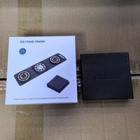 Pengisi Daya Nirkabel Lipat Portabel Tiga-dalam-Satu Magnetik QC3.0 15W, Pengisi Daya Cepat untuk Ponsel, Jam Tangan, Earphone, Kulit