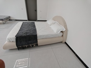 <span class=keywords><strong>Letto</strong></span> di Alta Qualità con Testiera Rotonda Imbottita in <span class=keywords><strong>Tessuto</strong></span>, <span class=keywords><strong>Letto</strong></span> Morbido <span class=keywords><strong>Matrimoniale</strong></span>, Queen o King Size per Hotel e Appartamenti - Product Image 2