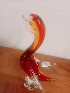 Tiny Glass World - Adorno de Cristal de Cisne Personalizable Hecho a Mano con Cúpula de Vidrio de Borosilicato, Figura de Cristal Soplado con Temática de Loro para Navidad - Product Image 3