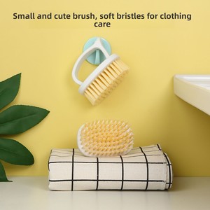 Brosse de nettoyage multifonctionnelle GREENSIDE <span class=keywords><strong>Five</strong></span> Thousand <span class=keywords><strong>Seventy</strong></span>-<span class=keywords><strong>Five</strong></span> en plastique souple avec manche pour le linge, les chaussures et la maison - Product Image 2