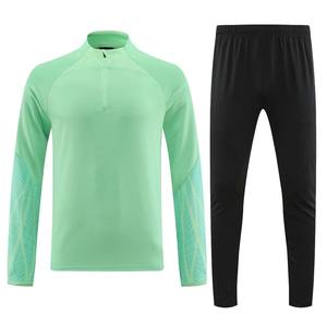 Camiseta de fútbol personalizada para hombre conjunto OEM Modelo Automatizado CORTE DE FÚTBOL desgaste equipo de fútbol chándal para adultos - Product Image 1