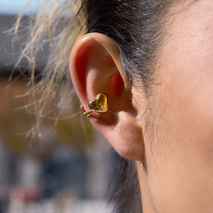 Pendientes de Clip J&D de Acero Inoxidable con Baño de Oro de 18K, Diseño de Flor Clásico, Resistentes al Agua - Product Image 4