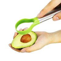 Trancheuse à avocat double tête en acier inoxydable de haute qualité |   Décortiqueur, coupeur et séparateur 3-en-1 |   Gadget de cuisine multifonction pour la préparation de l'avocat