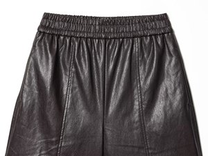 PB&ZA Nuovi Arrivi Primavera 2026: <span class=keywords><strong>Shorts</strong></span> Casual da Donna a Vita Alta in <span class=keywords><strong>Ecopelle</strong></span> Elasticizzata - Product Image 3