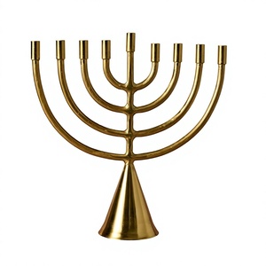 Ménorah moderne dorée à 9 branches, base conique, porte-bougie conique en métal, candélabre minimaliste, décoration de centre de table - Product Image 1