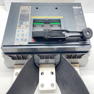 Disjoncteur PLC RKF36060CU44A PowerPact R 600A 3P avec unité de déclenchement Micrologic - Product Image 1