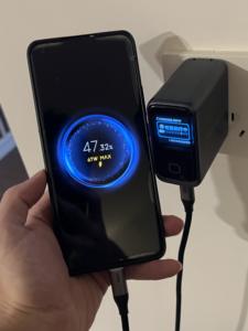 140W Gan Snelle Oplader Hd Display Smart Temp Control 3 USB-C 1 USB-A Pd3.1 Power Adapter Ovp Bescherming Voor Laptop Telefoon Tablet - Product Image 3