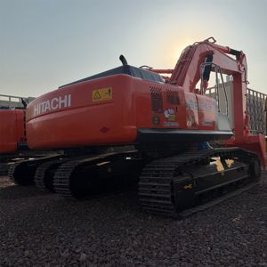 Excavatrice Hitachi ZX360LC d'occasion, 36 tonnes, Tier 3, sans DEF, godet de 1,6 m, puissance de 184 kW, pour le chargement de la couche de déchets et des roches moyennes en exploitation minière. - Product Image 2
