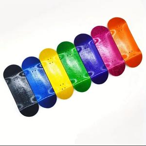 Venta al por mayor 30 32 34mm cinco capas Canadá Arce Madera Dedo Skateboard Decks Barato en blanco Skateboard Deck Fingerboard Party Gift - Product Image 2