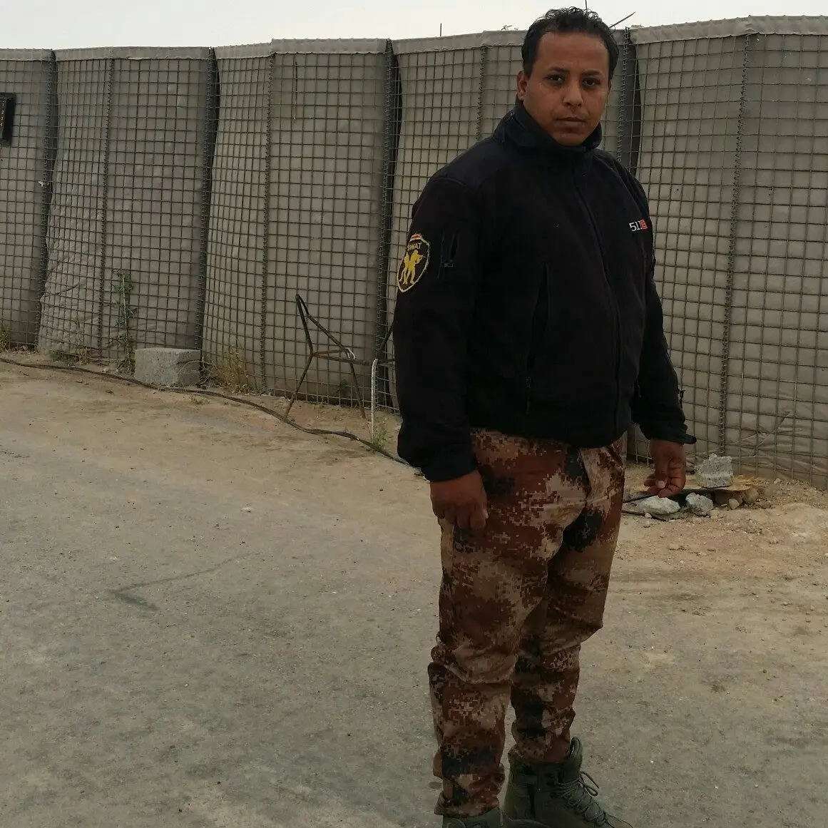 Irak askeri savunma bariyeri kum duvar güvenlik çiti Joesco aynı HESCO