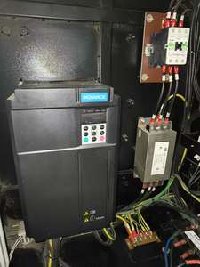 Machine de moulage par injection de plastique HDPE YIZUMI 250T, hydraulique horizontale, avec moteur PLC, pompe, boîte de vitesses, vis, économique, garantie 1 an - Product Image 6