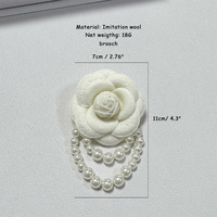 Broche Rose Polyvalente en Fausse Laine et Perles de Haute Qualité, Style Rétro Camélia, Idéale pour Robes et Costumes – Meilleure Vente