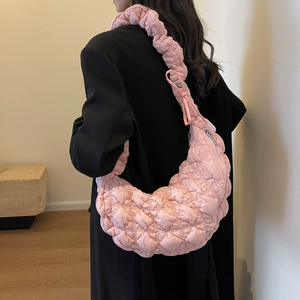 Sac à bandoulière matelassé de luxe personnalisé avec logo, grande capacité, style féminin, sac à main - Product Image 2