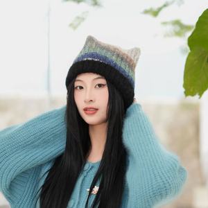 Fabricant de bonnets en mohair doublés de soie, bonnets personnalisés, logo personnalisé, bonnets doublés de satin, bonnets en laine tricotés, broderie jacquard, design personnalisé - Product Image 2