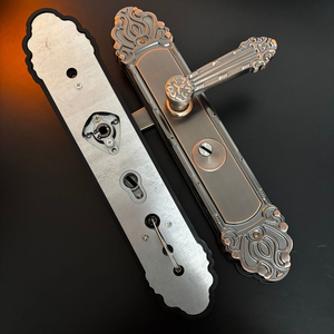 Poignée de porte de villa ancienne en laiton massif rouge au design moderne, quincaillerie de panneau haut de gamme pour entrées d'appartements de luxe - Product Image 4