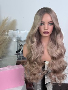 <span class=keywords><strong>Parrucca</strong></span> Europea Ombre Milk Tea <span class=keywords><strong>Bionda</strong></span> con Baby Hair Biondo Cenere, Densità Pre-Plucked, Onda Morbida, Radici Marroni, Parrucche di Capelli Umani per Donne - Product Image 3