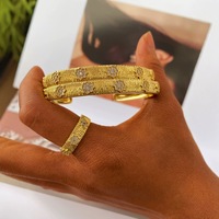Nouveau produit phare : Ensemble de bijoux de mode pour mariage et anniversaire, bracelet jonc ouvert et bagues en zircon cubique, design Rigato italien