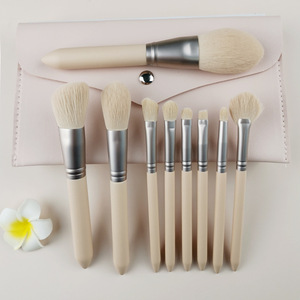 Ensemble de 9 pinceaux de maquillage à manche en bois, poils synthétiques, manche court, pinceaux de contour, de fond de teint et de visage, avec trousse de maquillage - Product Image 6