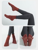 OEM ODM Chaussettes antidérapantes à 5 orteils en caoutchouc et PVC à volants Chaussettes en coton pour le fitness, le pilates et le yoga.