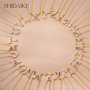 Hot bán phụ nữ thanh lịch của 26 chữ cái tiếng Anh liên kết Vòng cổ 18K vàng mạ đồng thau Mặt dây chuyền đa-zircon hợp thời trang đồ trang sức cho trẻ em - Product Image 1